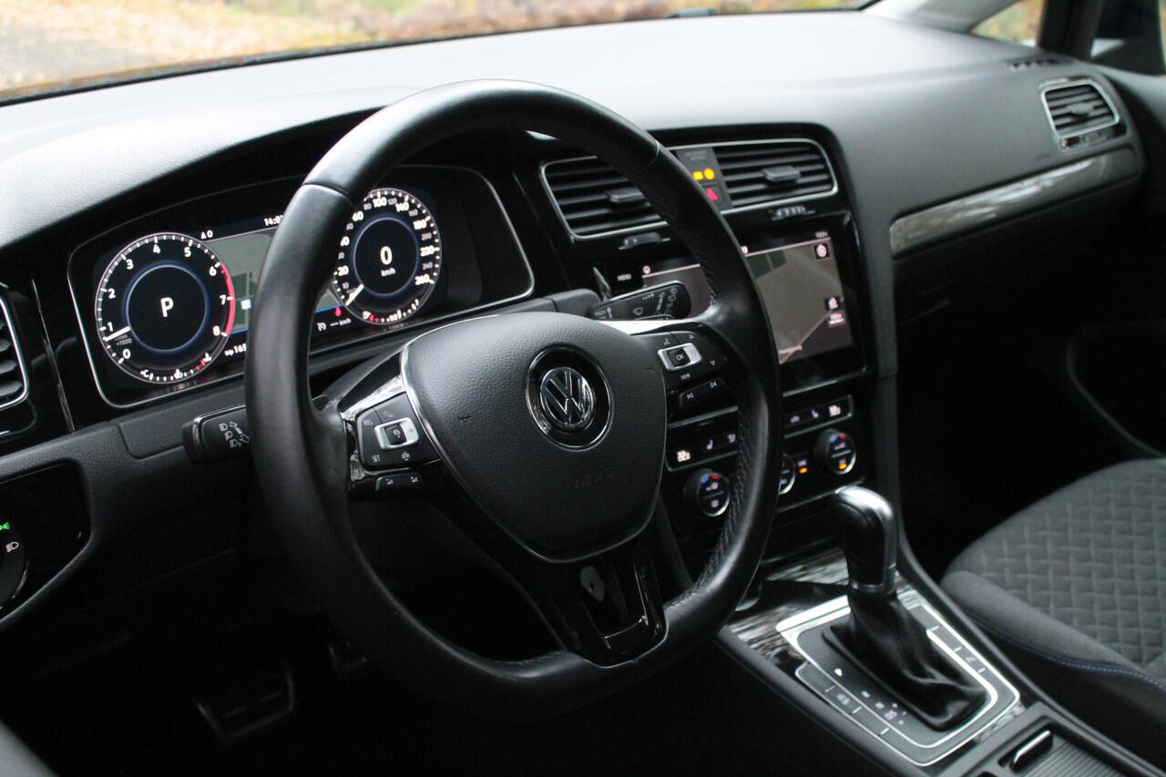 Volkswagen GOLF Variant 1.5 TSI Highline | Carplay | ACC | Trekhaak | Camera