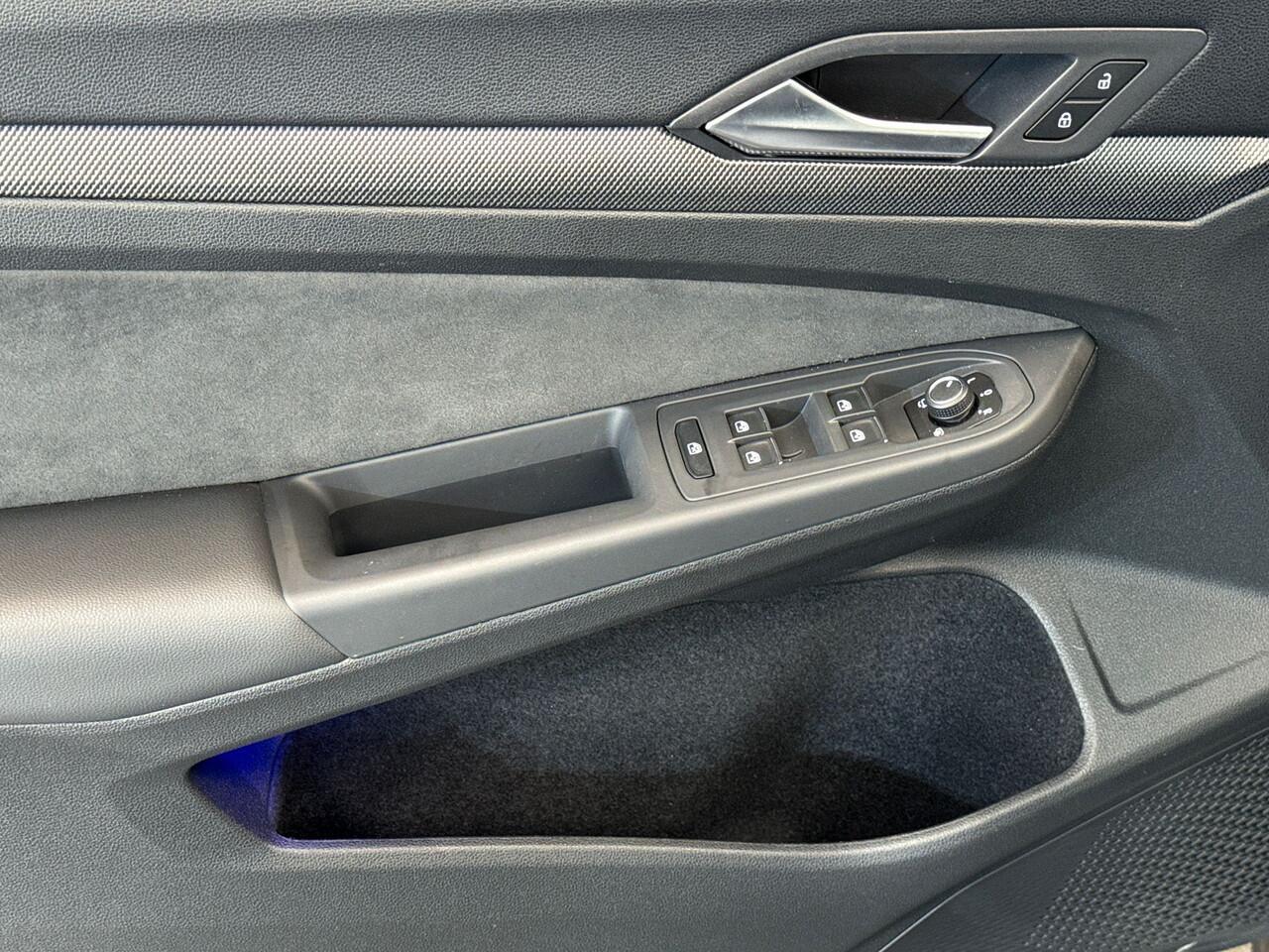 Volkswagen GOLF 1.5 eTSI 150pk DSG R-Line Edition | Matrix-LED | Dodehoeksensoren | Stoelverwarming