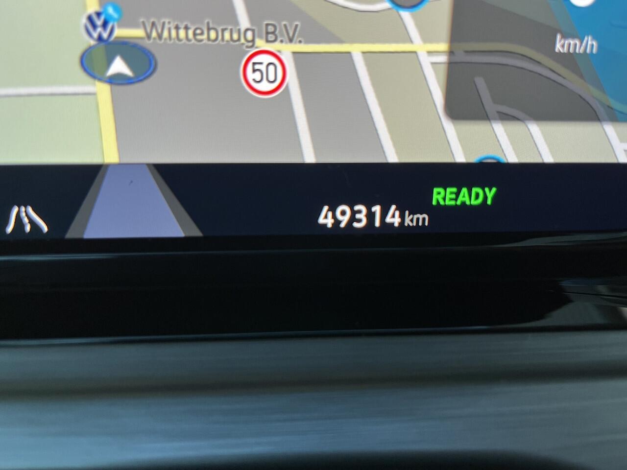 Volkswagen GOLF 1.4 eHybrid Style / AUTOMAAT/ DODE HOEK/ PARK. SENSOREN + CAMERA/ MEMORY SEATS/ STOEL-STUURVERWARM./ LED/ NAVI/ APP-CONNECT/ CLIMA/ LMV