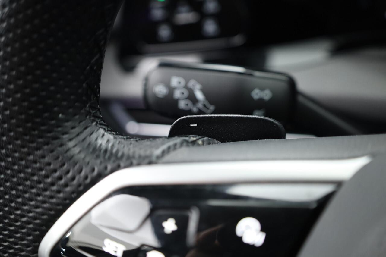 Volkswagen GOLF 1.4 eHybrid GTE | Pano | IQ. Light | Stoel- Stuurverw. | 19'' | PDC | Apple CarPlay | Navi |