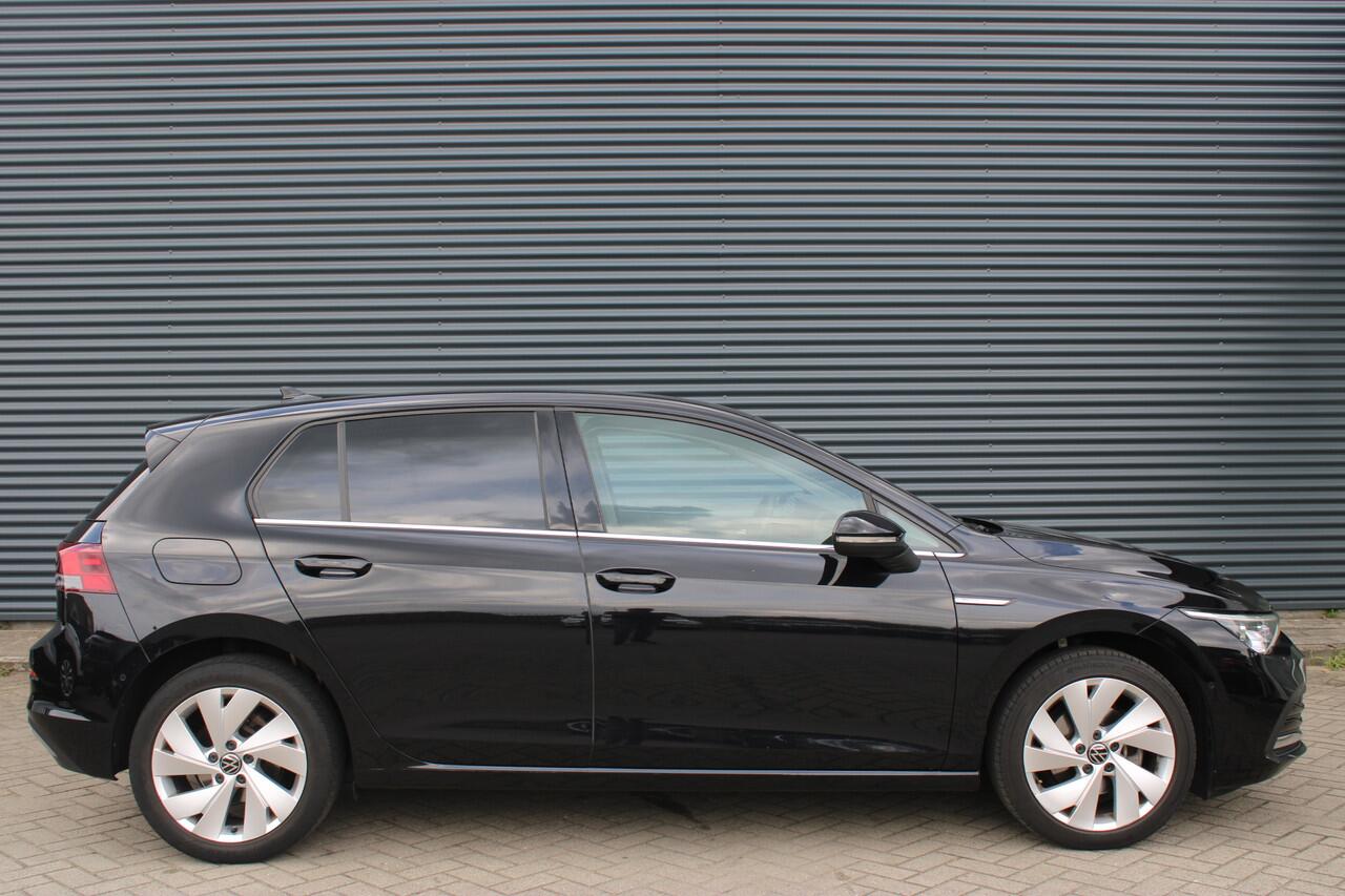 Volkswagen GOLF 1.5 TSI Style Alcantara Full-Led Navigatie Adaptive-Cruise Camera Massage Trekhaak