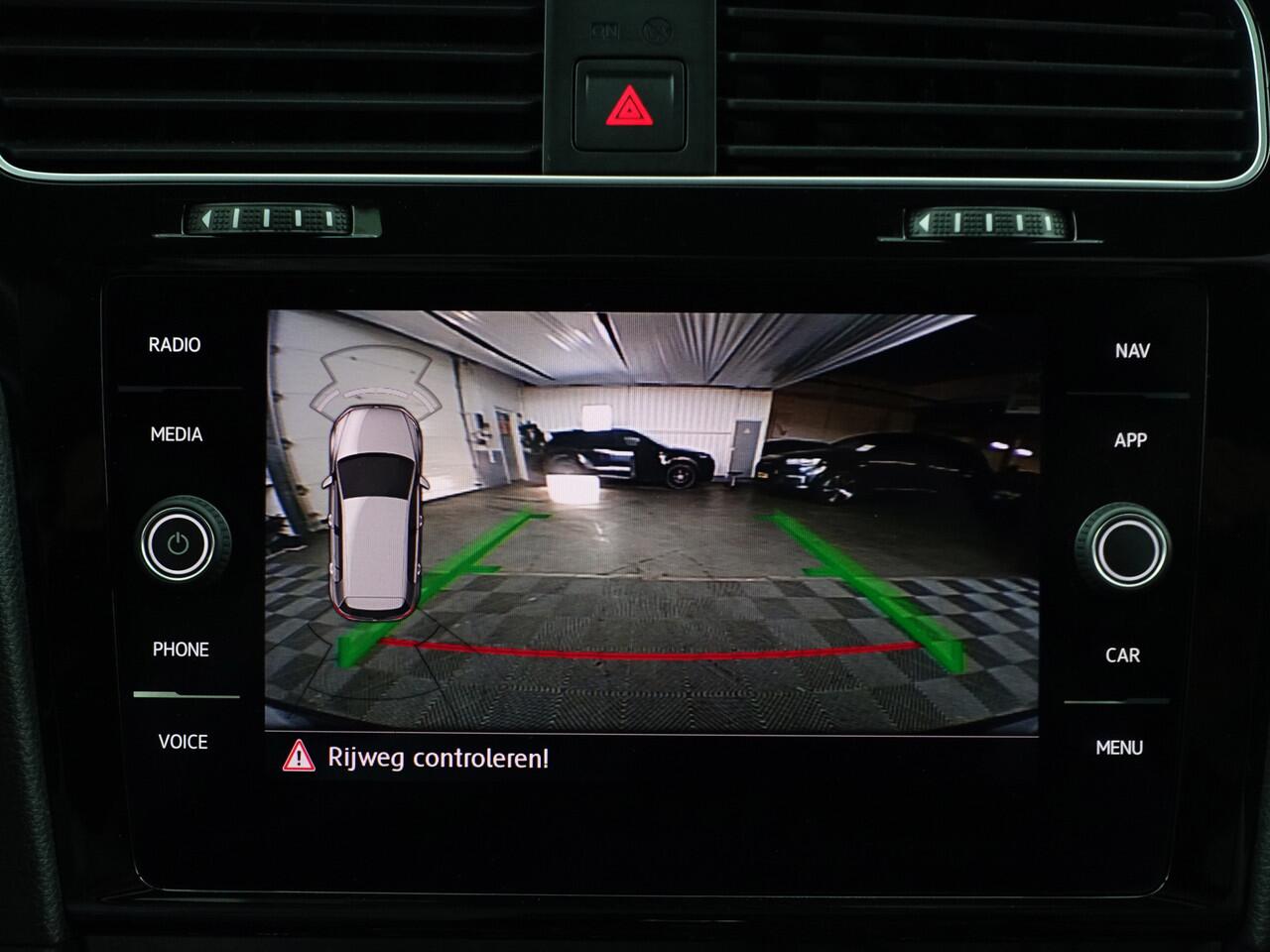 Volkswagen GOLF 2.0 TSI GTI TCR Aut- Panoramadak, Xenon Led Matrix, Dynamic Select, Keyless, Sfeerverlichting, Ada Cruise