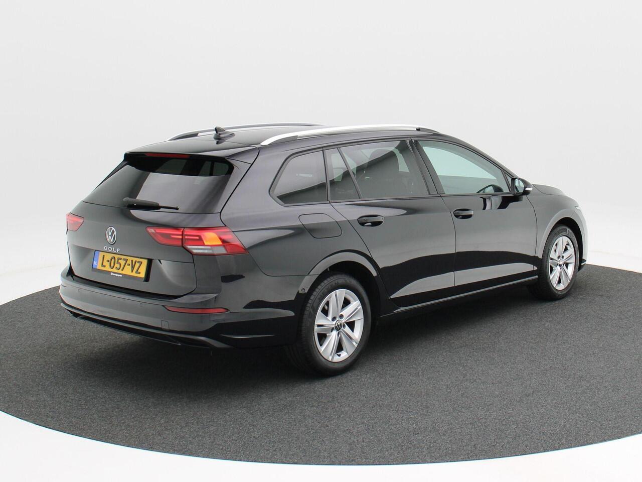 Volkswagen GOLF Variant 1.0 TSi 110 Pk Life Business | LED | Carplay | Parkeersensoren | Navigatiesysteem | Elektrische Stoel | 16 Inch | 47.068 Km!