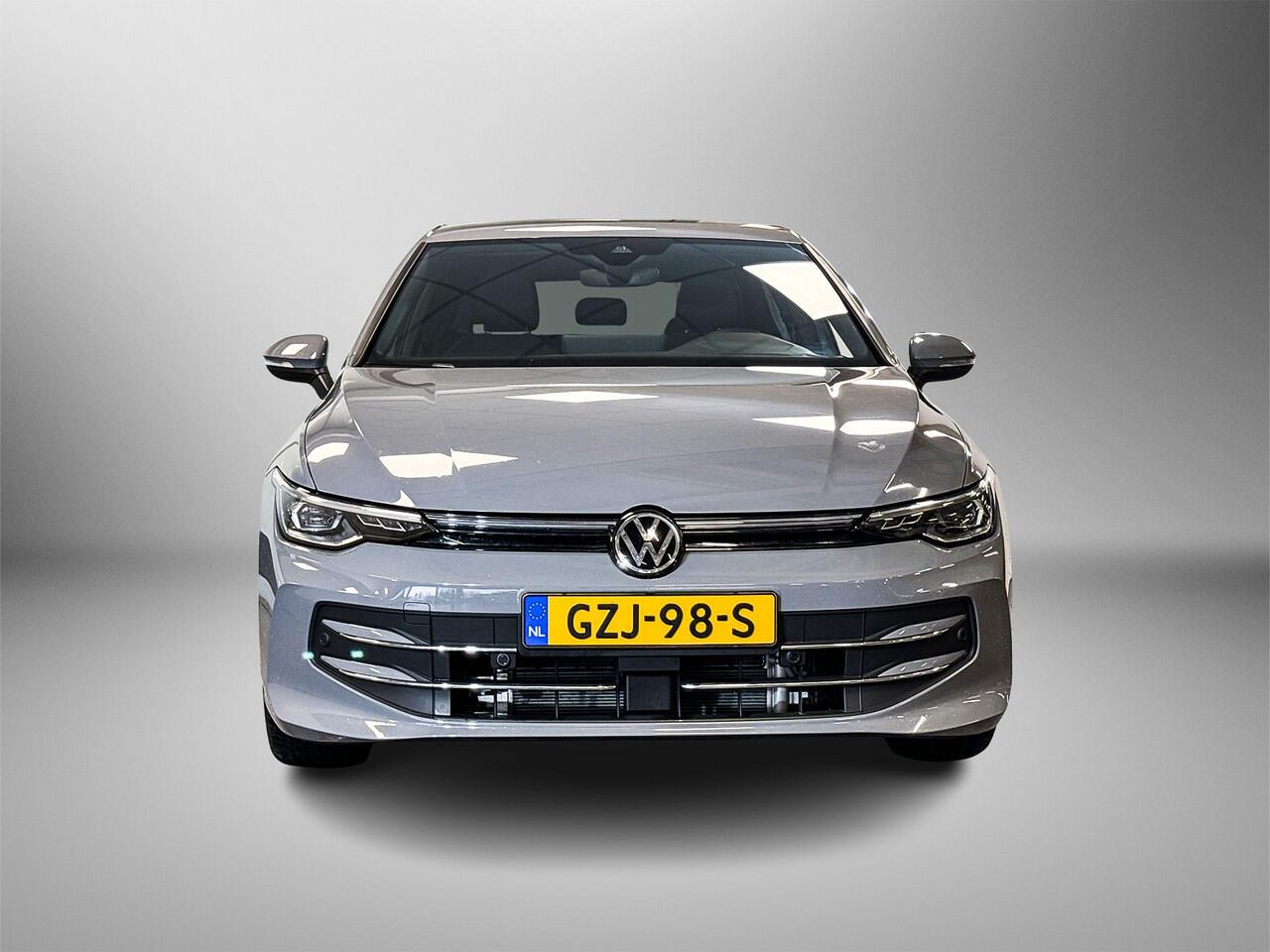 Volkswagen GOLF 1.5 204pk eHybrid 50 Edition ErgoActive bestuurdersstoel | Adaptive Cruise Control | Velgen 'Leeds', 18 inch