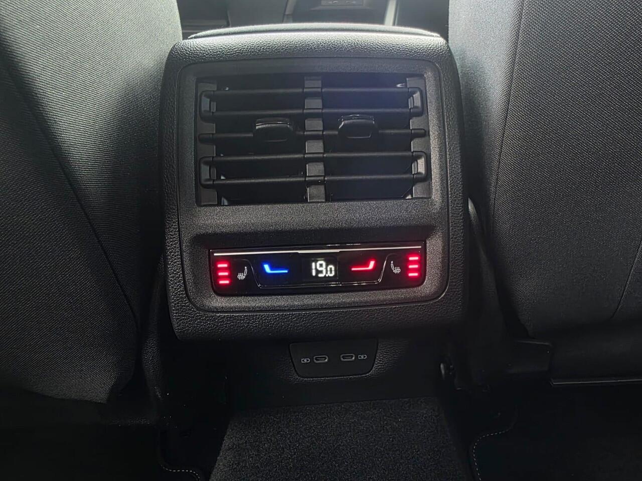 Volkswagen GOLF 1.4 eHybrid Plug-In Style *Trekhaak & ACC*