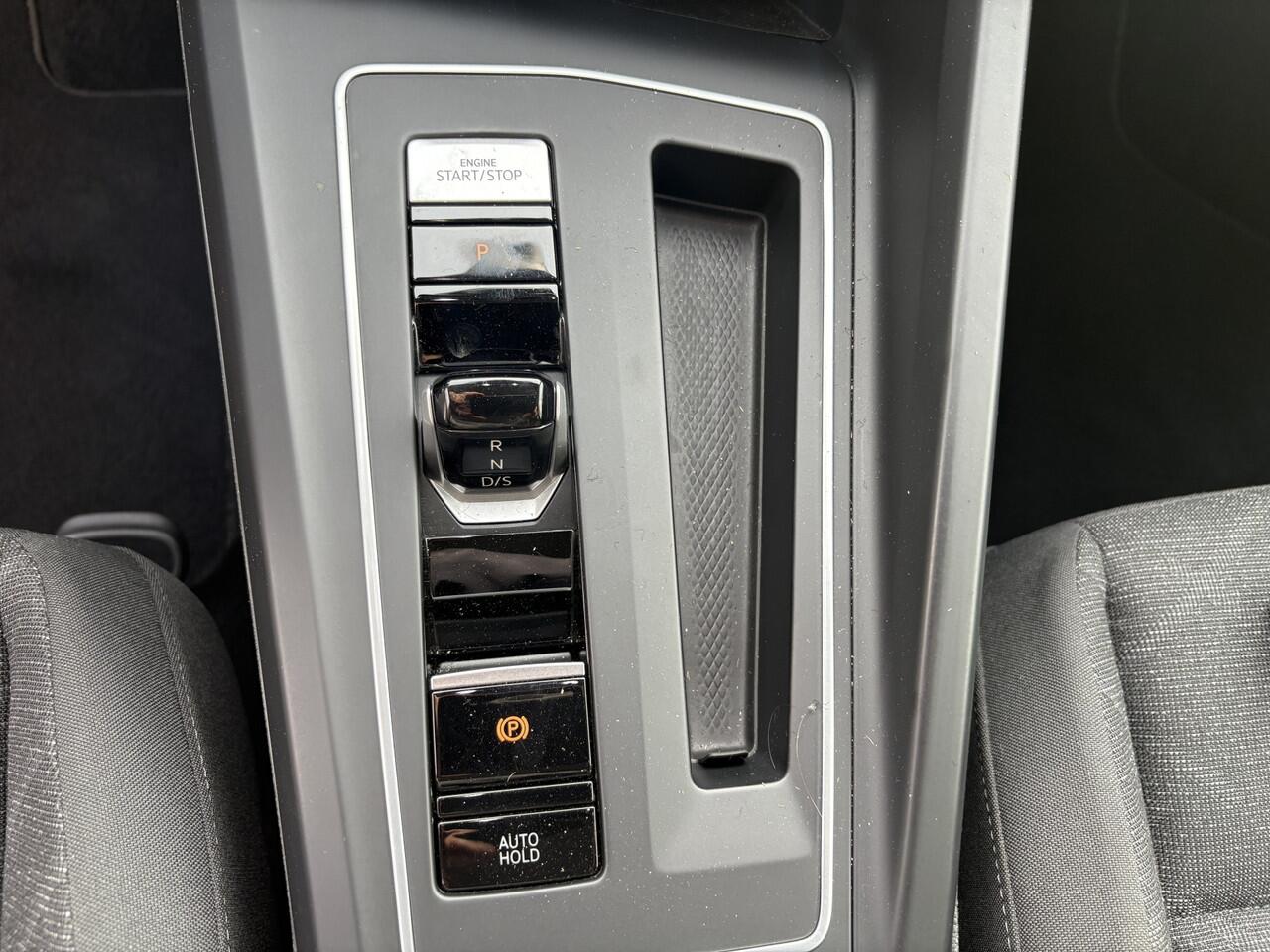 Volkswagen GOLF Variant 1.0 eTSI Life Business