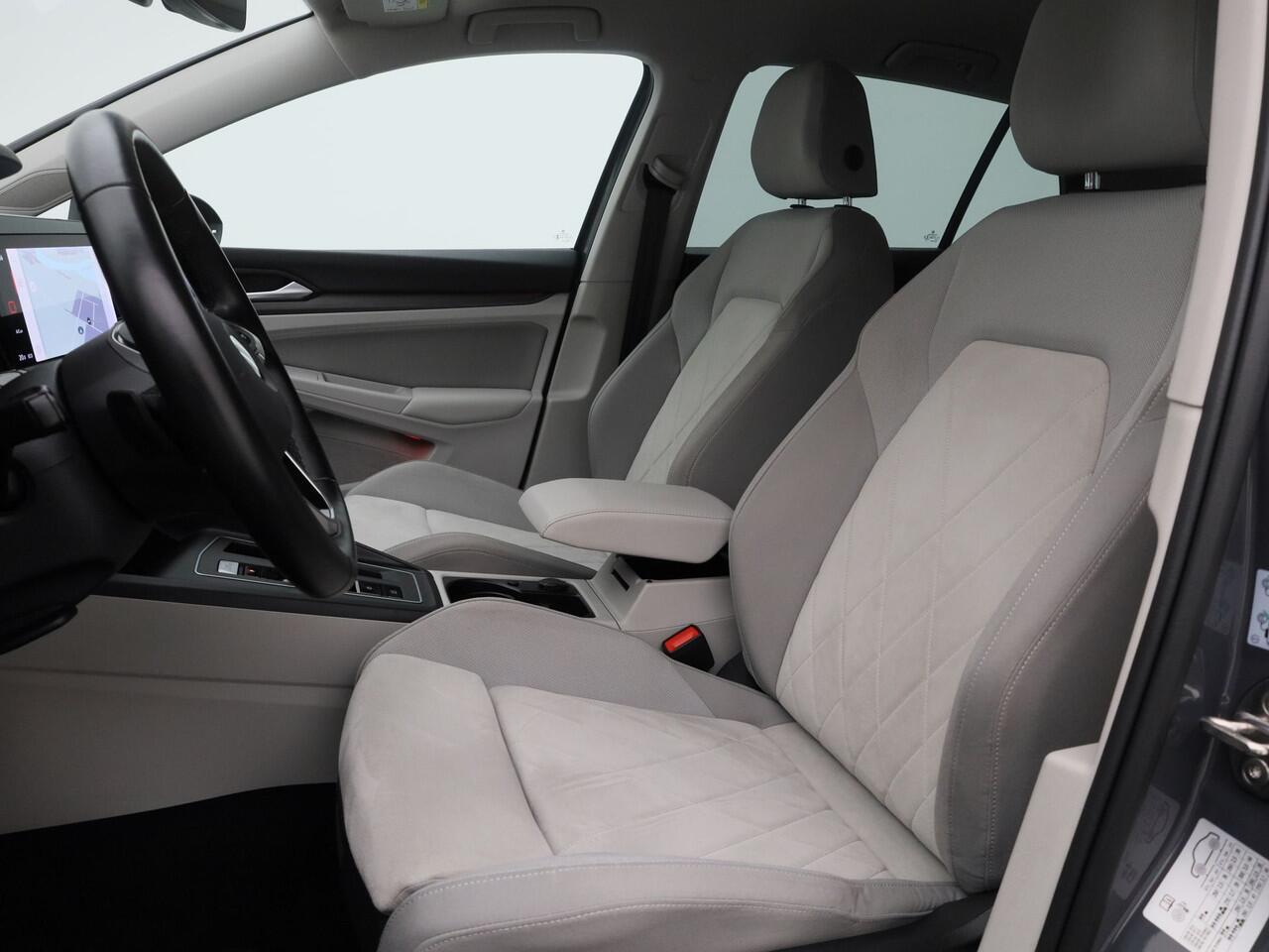 Volkswagen GOLF 1.4 eHybrid Style | CAMERA | ADAPTIVE | STOEL- EN STUURVERW. | MASSAGE