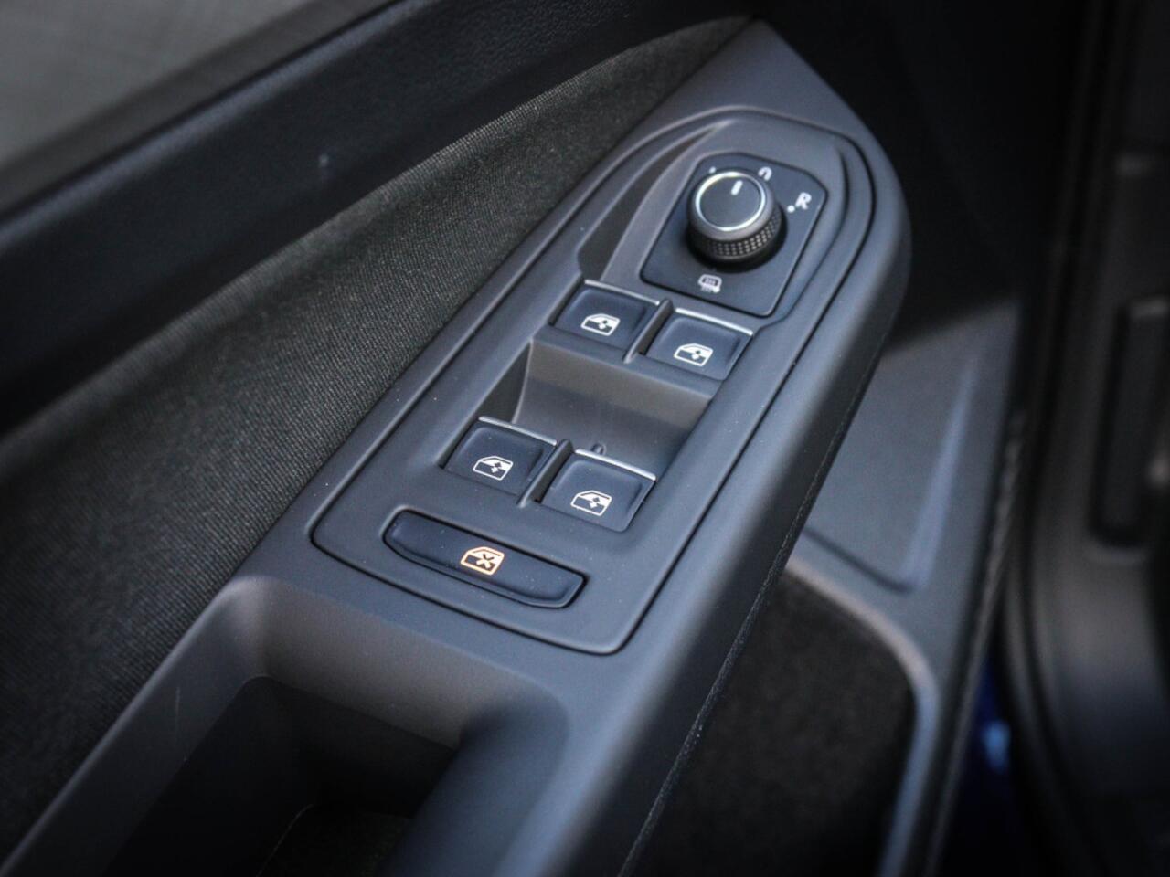 Volkswagen GOLF 1.5 eTSI Life Business Zeer zuinig