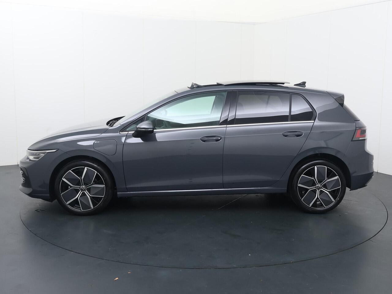 Volkswagen GOLF 8 Style Edition 1.5 eHybrid 150 kW / 204 PK DSG | Panoramadak |