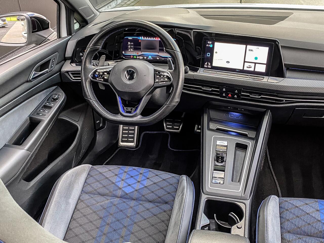 Volkswagen GOLF 2.0 TSI R 320PK 4Motion | PANORAMADAK | MATRIX LED | CAMERA | KEYLESS | WINTER PAKKET |