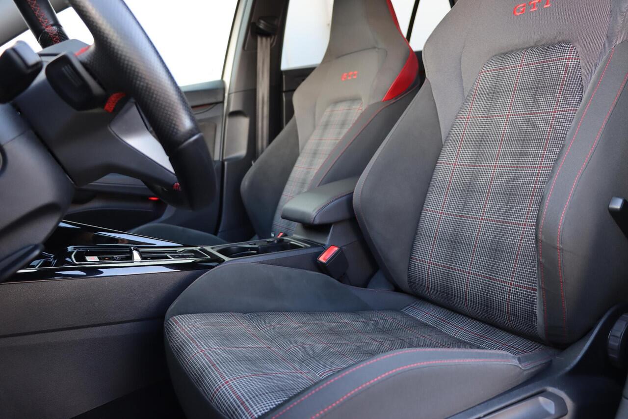 Volkswagen GOLF GTI 2.0 TSI 245pk DSG7 | Stuurverwarming | Stoelverwarming | CarPlay | Travel assist