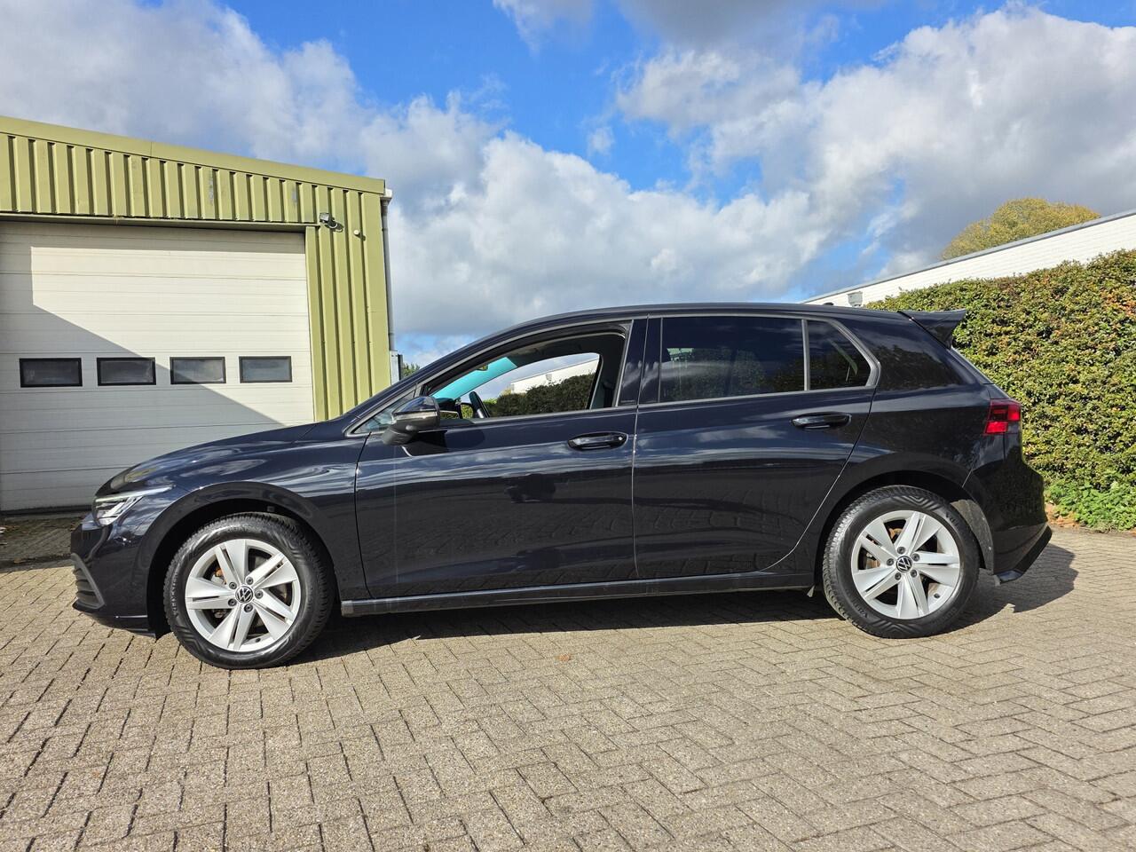 Volkswagen GOLF 1.0 TSi, NL auto! Carplay! Digi Dash! Spoilerset! Zondag OPEN!