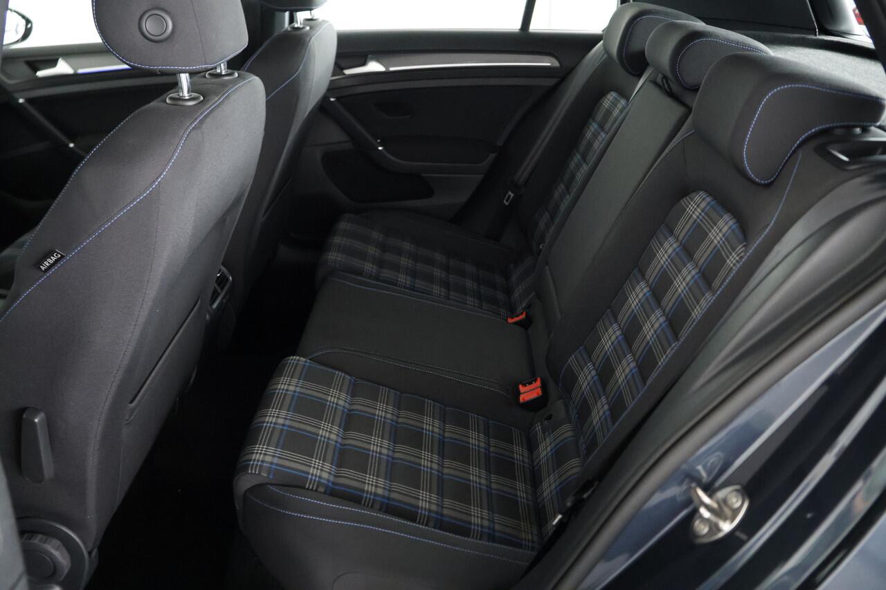 Volkswagen GOLF 1.4 eHybrid GTE / LED / ACC / CarPlay / Standkachel / Navi