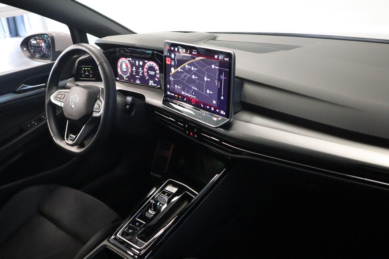 Volkswagen GOLF 1.5 eTSI 50 Edition IQ-Light Head-up Panoramadak