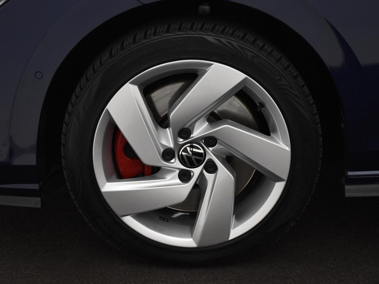 Volkswagen GOLF 1.4 245pk DSG eHybrid GTE · Apple/Android Car Play · Head-up Display Navigatie · Keyless · Sfeerverlichting · P-Sensoren · 17'' Inch · Garantie t/m 20-01-2027 of 100.000km · TOPDEAL