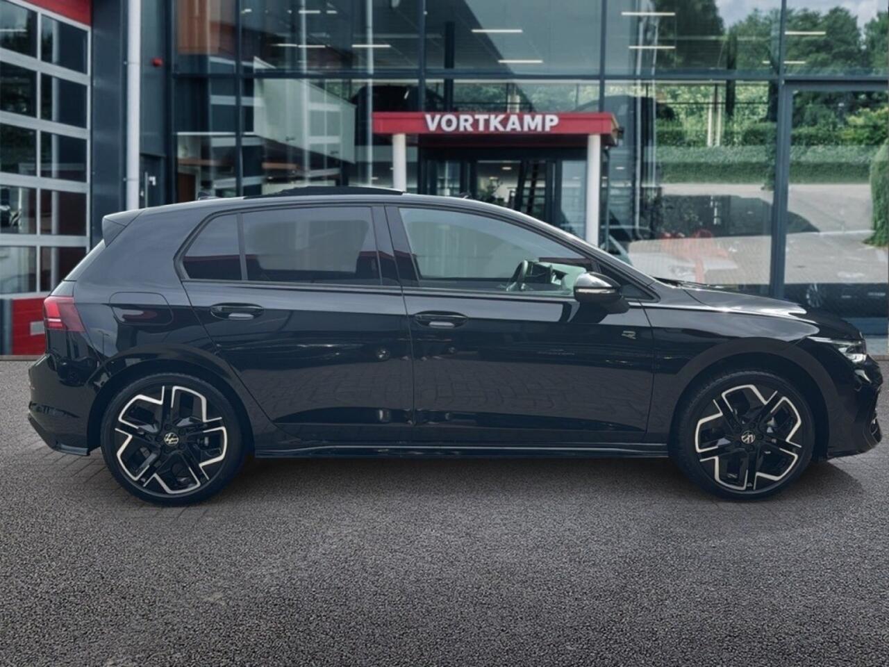 Volkswagen GOLF 1.5 eTSI R-LINE PANO-DAK/CAMERA/NAVI/CARPLAY/ACC/STOEL-STUURVERW