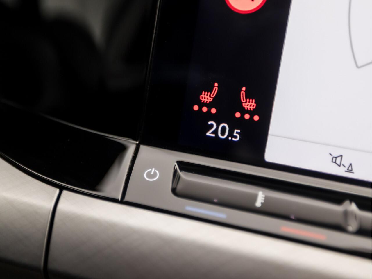 Volkswagen GOLF 1.5 TSI Sport (SCHUIFDAK, 4 CILINDER, APPLE CARPLAY, GROOT NAVI, KEYLESS, STUUR/STOELVERWARMING, SPORTSTOELEN, ADAPTIVE CRUISE, PARKEERSENSOREN, NIEUWSTAAT)