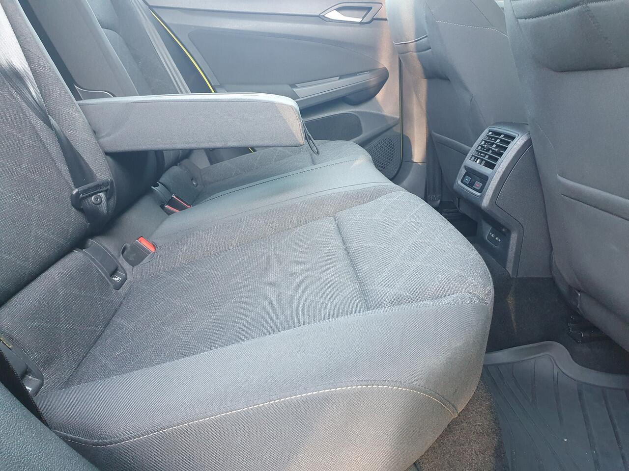 Volkswagen GOLF 1.0 eTSI Life Business CARPLAY/CAMERA/DIG.COCKPIT/LMV