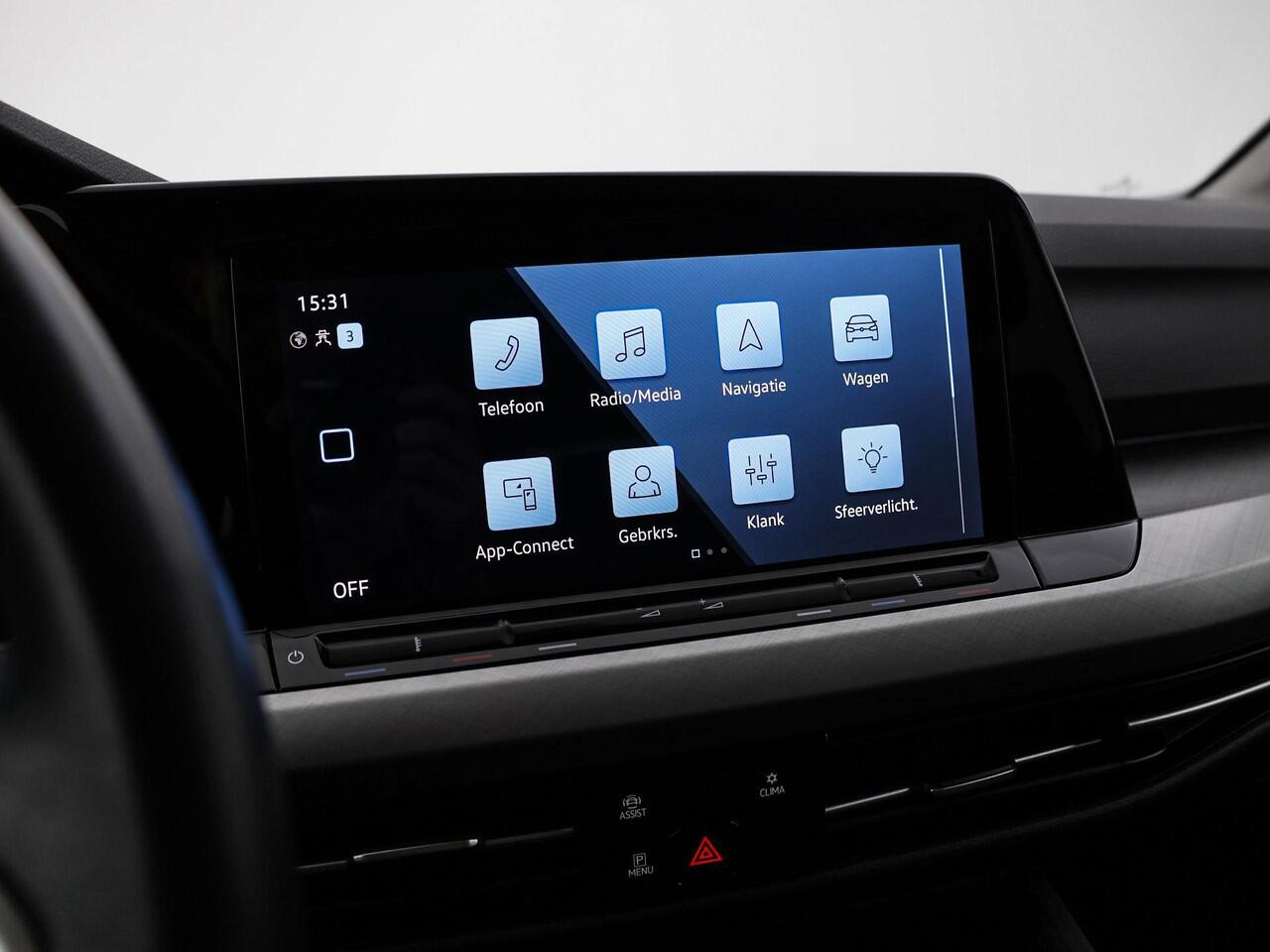 Volkswagen GOLF Variant 1.0 eTSI 110pk DSG Life · Camera · Inklapbare Trekhaak · Apple/Android Car Play · Navigatie · Verkeersbord Detectie · ACC · Garantie t/m 28-03-2027 of 100.000km