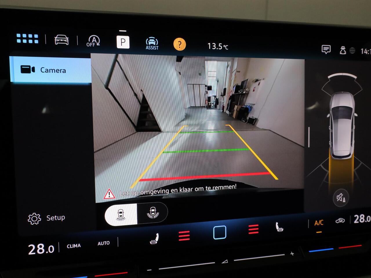 Volkswagen GOLF 1.5 eTSI Life Edition 116 pk Automaat (DSG) | Verlengde garantie | Navigatie via App | Panoramadak | Parkeersensoren | Achteruitrijcamera | Matrix LED koplampen | Stoelverwarming |