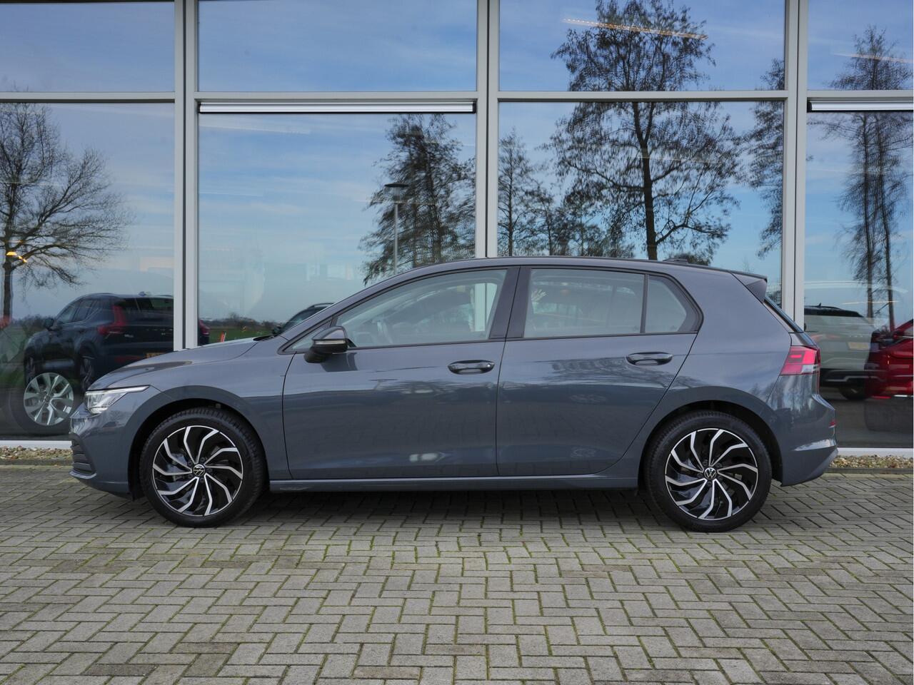 Volkswagen GOLF 1.0 eTSI DSG Life | Navigatie | Camera | Adaptive Cruise | LED | Android/Apple Carplay
