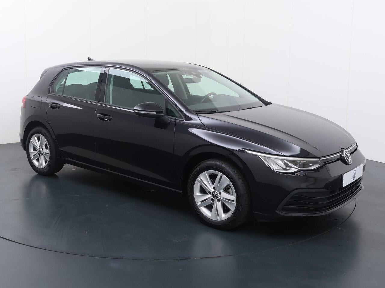 Volkswagen GOLF 1.0 TSI Life | 110 PK | Trekhaak | Adaptive cruise control | Apple Carplay/Android Auto |