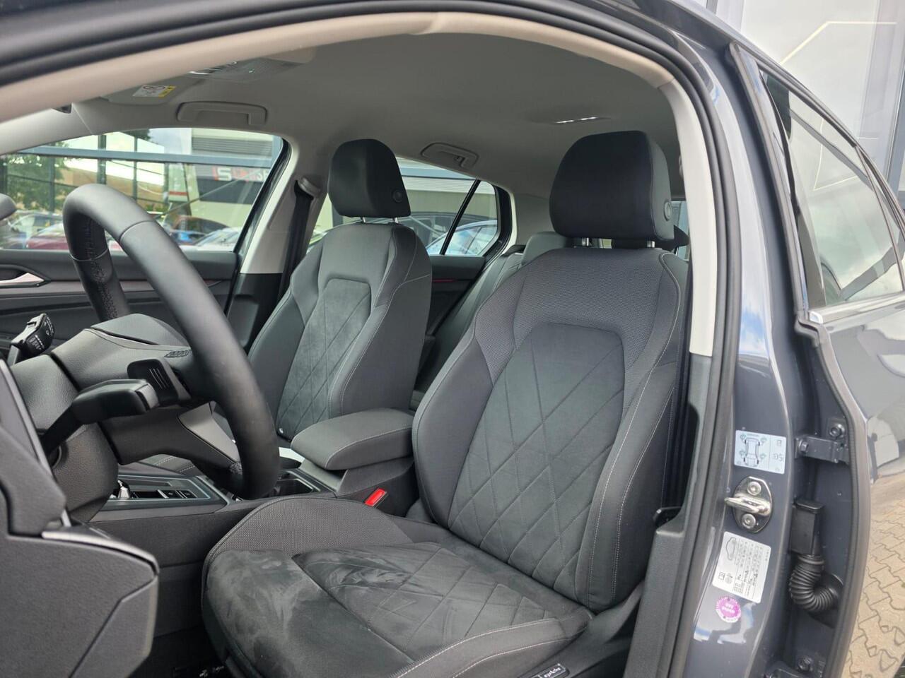 Volkswagen GOLF 1.4 eHybrid Plug-In Style *Trekhaak & ACC*