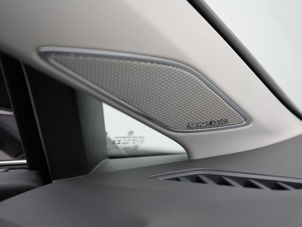 Volkswagen GOLF 1.5 TSI 150 pk Style | Panoramadak | IQ Light | Harman Kardon sound | Rondomzicht camera | Stoelverwarming | 18 inch