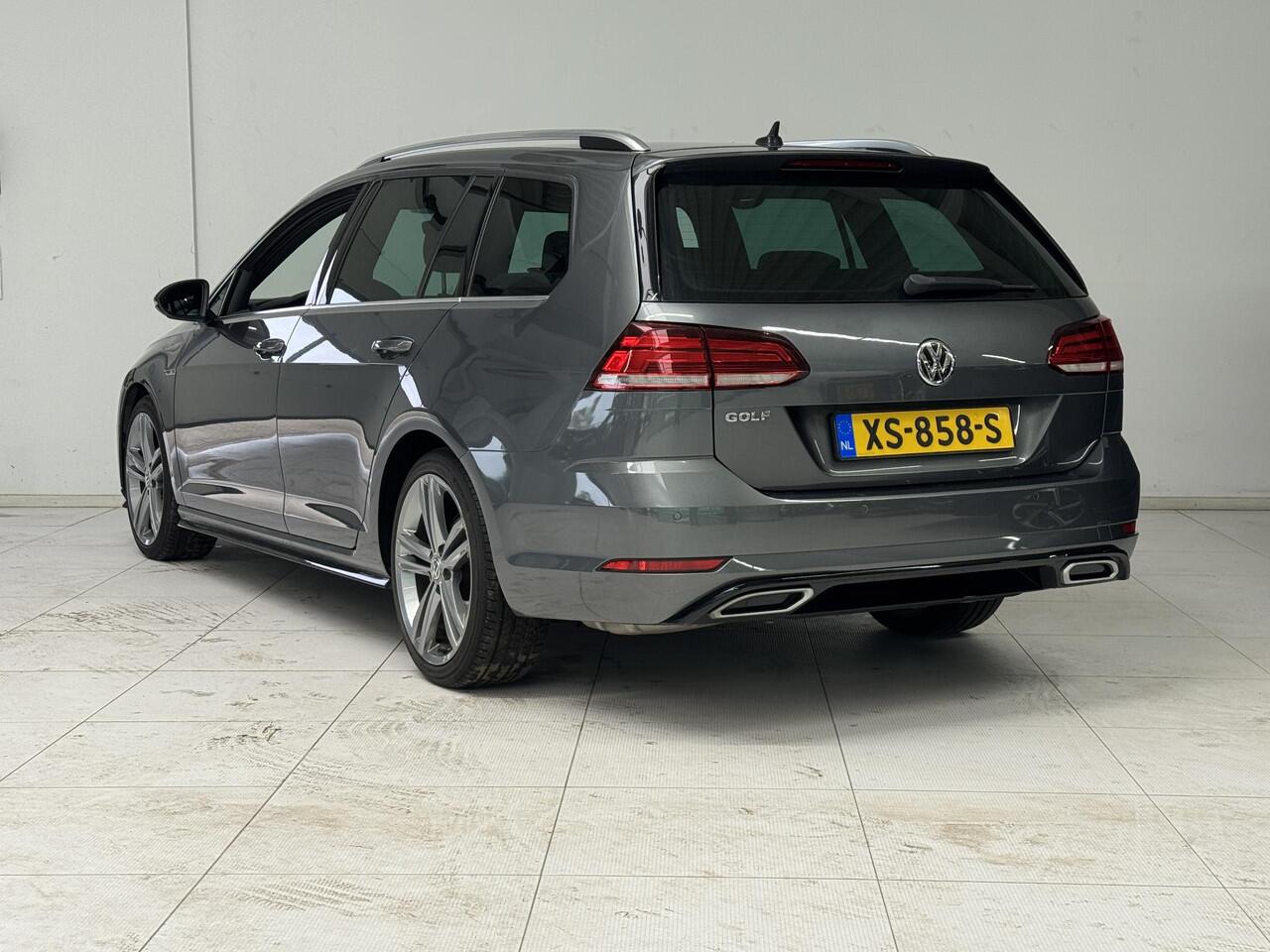 Volkswagen GOLF Variant 1.5 TSI Highline Business R | Navigatie | Camera | Cruise control adaptief | R-line