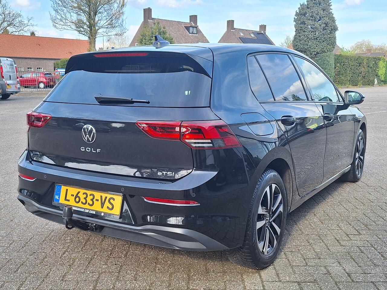 Volkswagen GOLF 1.0 eTSI Life Business Hybride / Automaat / Trekhaak / Camera