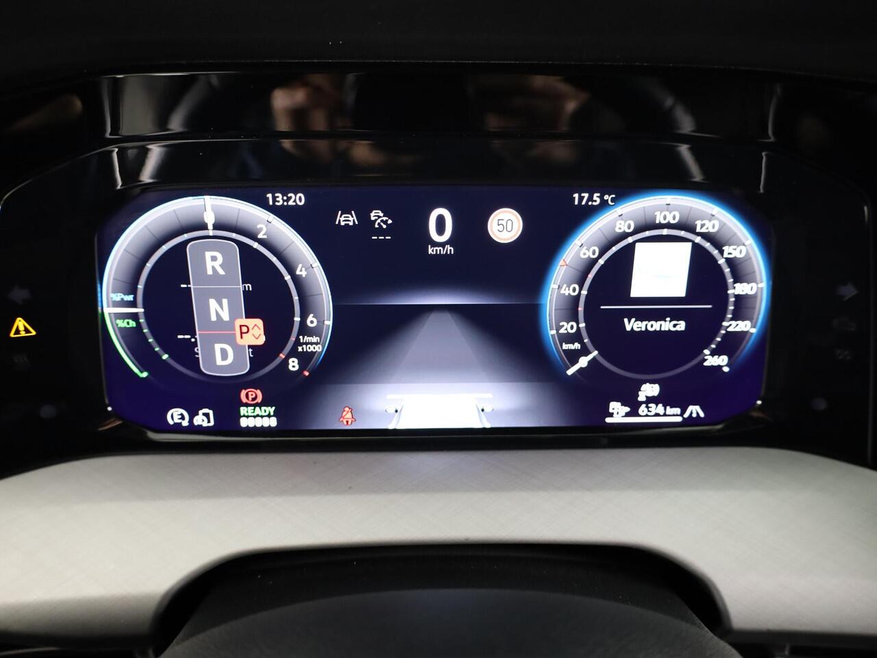 Volkswagen GOLF 1.5 eHybrid Life Edition 204 pk Automaat (DSG) | Verlengde garantie | Navigatie via App | Parkeersensoren (Park assist) | Achteruitrijcamera | Adaptieve cruise control |