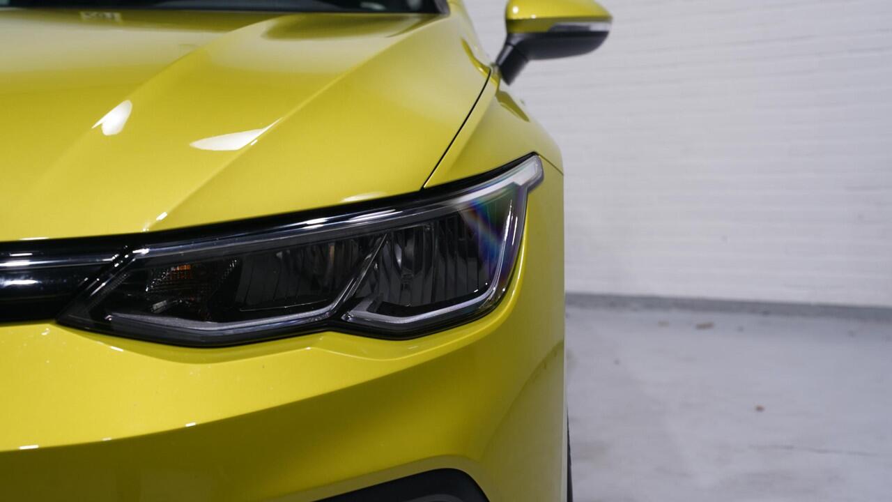 Volkswagen GOLF 1.5 eTSI Life Business NAP 1e Eig. Stoel-en stuurverwarming Memory Apple Carplay PDC v+a