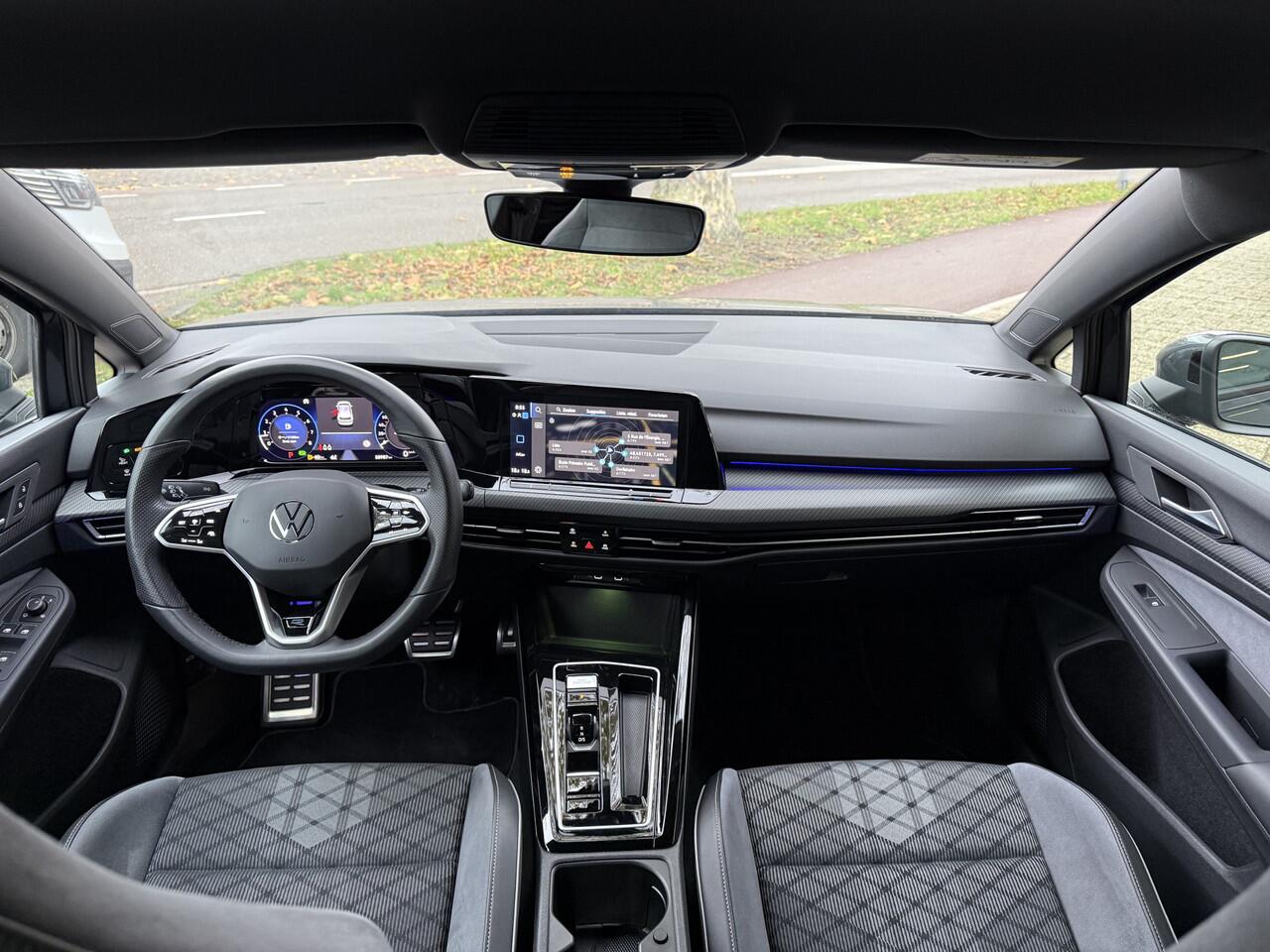 Volkswagen GOLF 1.5 eTSI R-Line Business | R-Line Extrieur | 17 inch LM velgen | apple carplay/android auto | keyless entry |