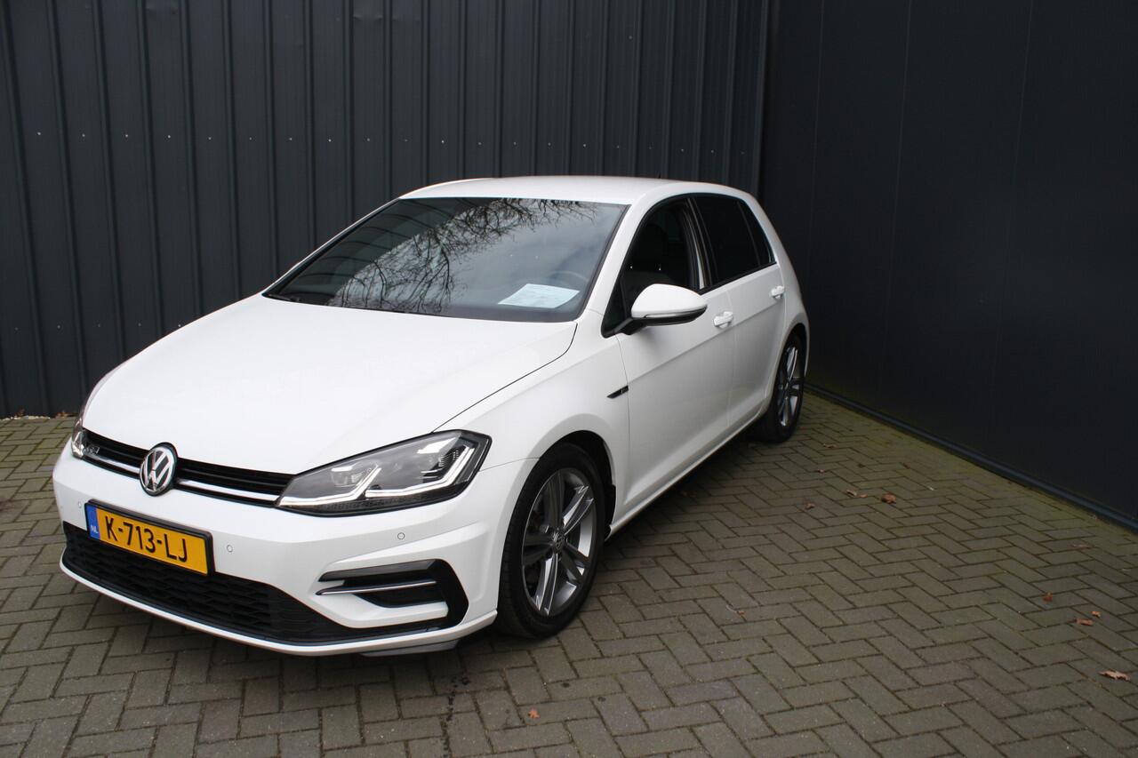Volkswagen GOLF 1.5 TSI Highline Business R - AUTOMAAT - NAVIGATIE - PDC - VIRTUAL COCKPIT - KEYLESS