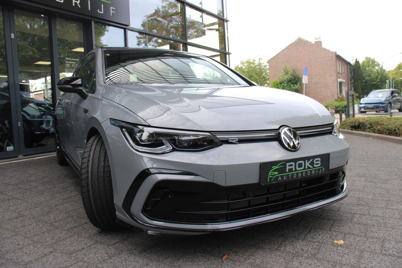 Volkswagen GOLF 1.5 eTSI R-Line Edition Navi/Camera/Keyless/Harman Kardon/Head-up/Sfeerverlichting/IQ/Matrix/Panoramadak/H-leder/18Inch