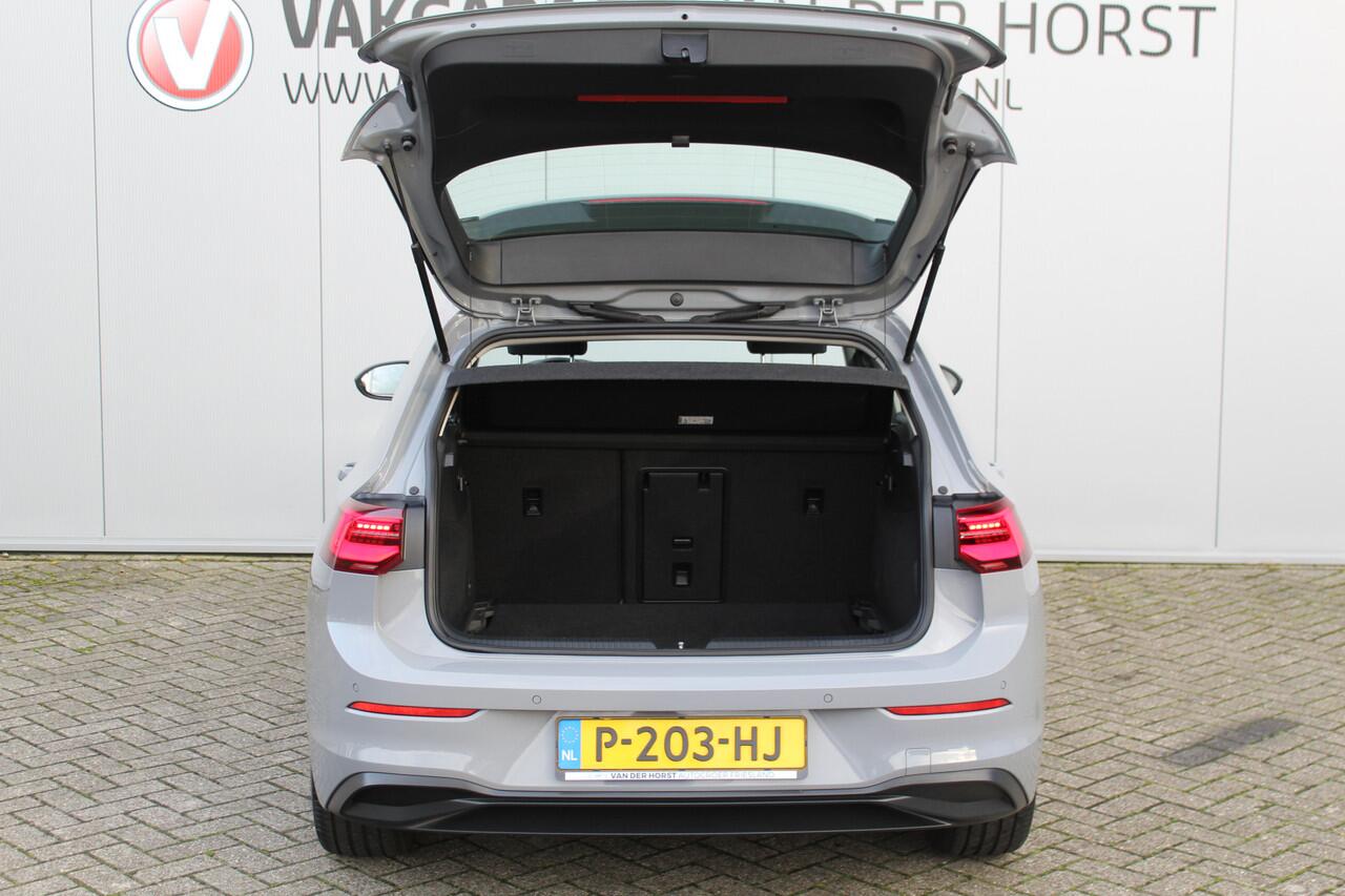 Volkswagen GOLF 1.5-150pk TSI Highline. Erg nette, sportieve en goed onderhouden VW Golf ! Slechts 41.000km ! Autm. airco dual, digitaal dashb., adapt. cruise cntrl, navigatie, tel. voorb., trekhaak + afn. kgl, IQ lights, LM wielen, elektr. panoramadak, stoel- en stuurv