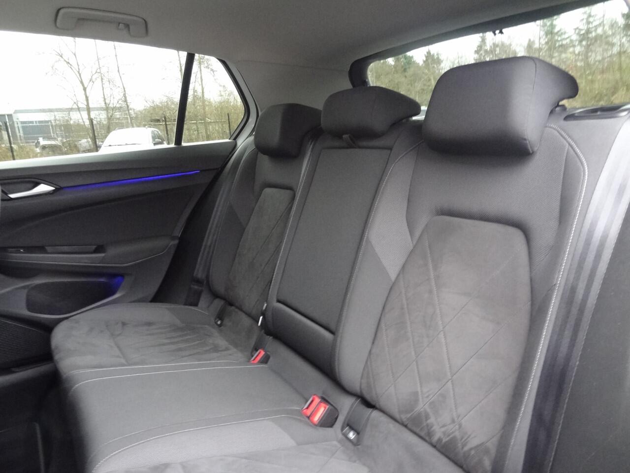 Volkswagen GOLF 1.5 TSI | R-LINE / STYLE | IQ LIGHT | SFEERV | ADAP CRUISE | VIRTUAL DASH | CAMERA