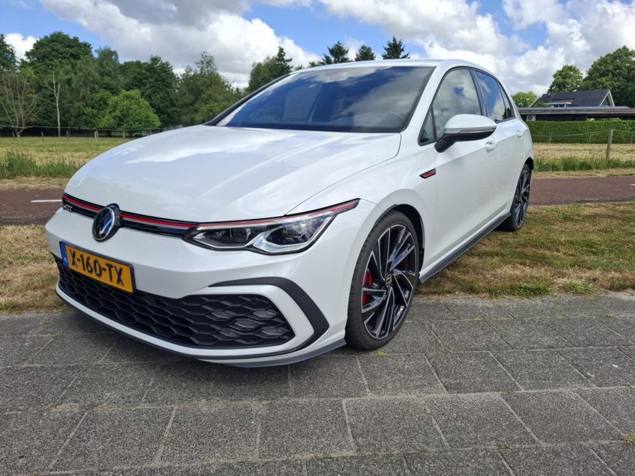 volkswagen-golf-2.0-tsi-gti