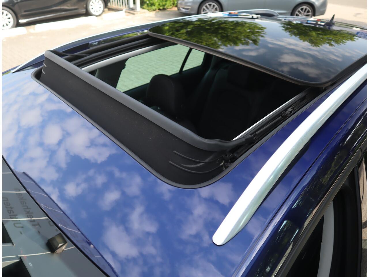 Volkswagen GOLF Variant 1.5 TSI Comfortline Business / Panoramadak