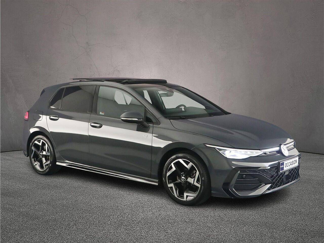 Volkswagen GOLF R-Line Edition 1.5 eTSI 150pk DSG Automaat Panoramadak, Harman Kardon audio, Adaptive cruise control, LED matrix koplampen, Navigatie