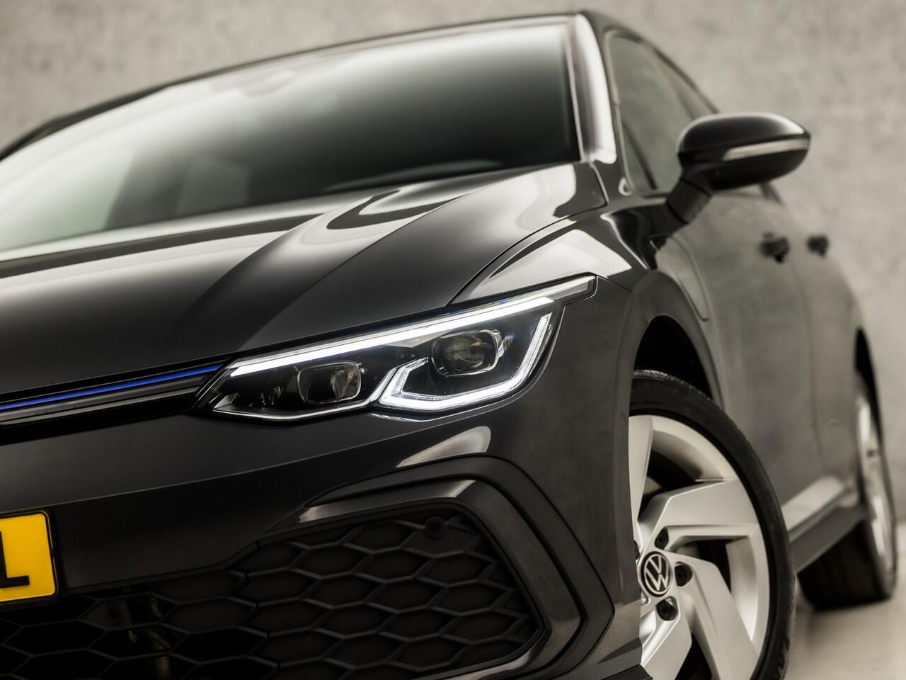 Volkswagen GOLF 1.4 eHybrid GTE Sport 245Pk Automaat (APPLE CARPLAY, GROOT NAVI, GETINT GLAS, KEYLESS, SPORTSTOELEN, PARKEERSENSOREN, SFEERVERLICHTING, CRUISE, NIEUWSTAAT)