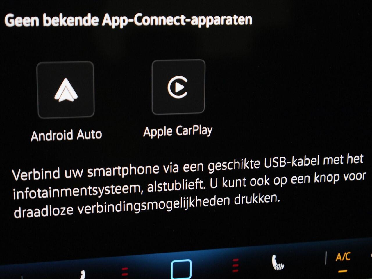 Volkswagen GOLF 1.5 TSI 115PK Life DSG automaat · NIEUW MODEL · Navigatie · Head-Up display · Parkeersensoren · Stoel-& stuurverwarming · Garantie tot juli 2026