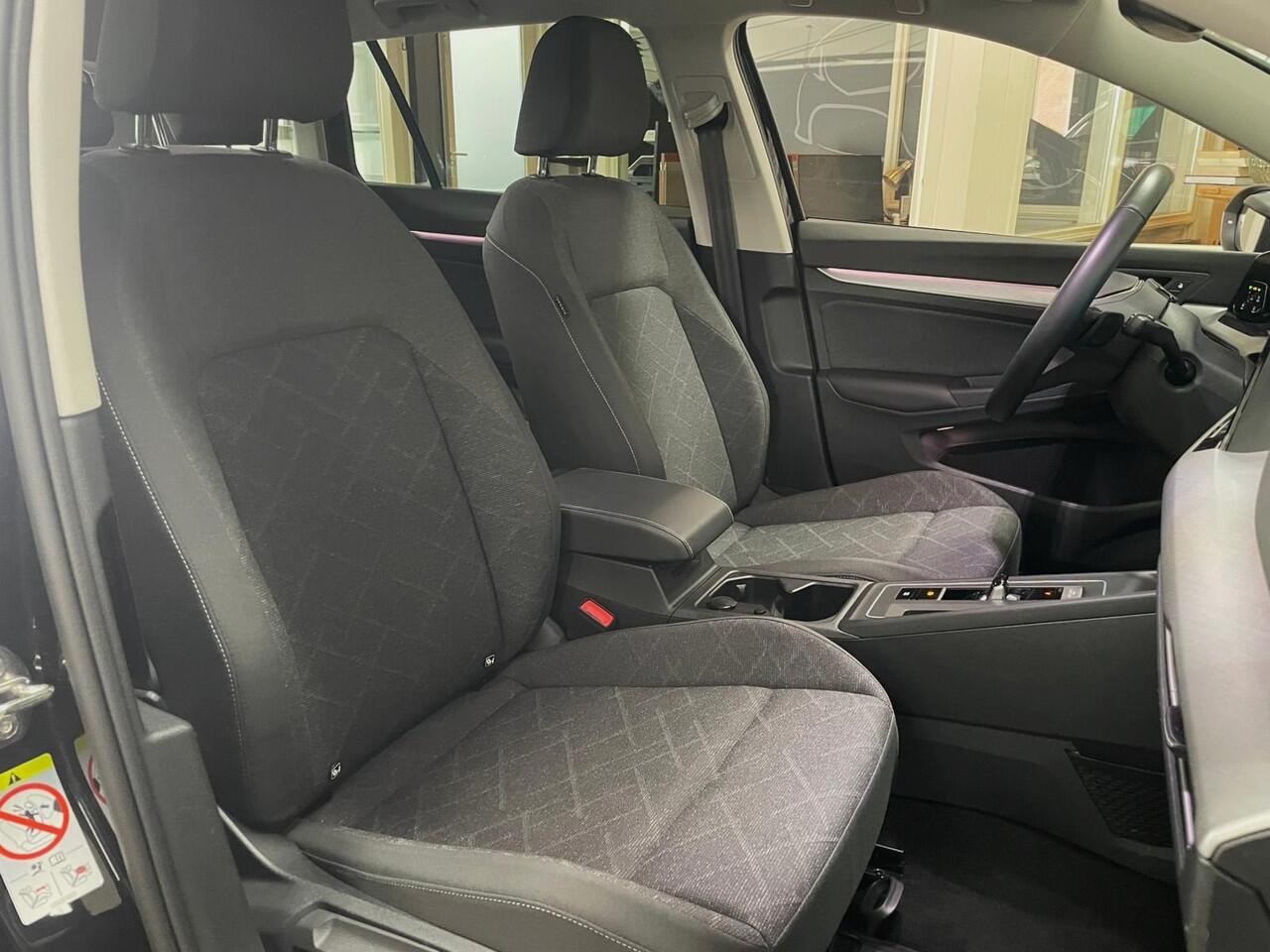 Volkswagen GOLF Variant 1.0 eTSI Life | Elektrische Trekhaak | Ad cruise control | Apple Carplay/Android | Camera | Led