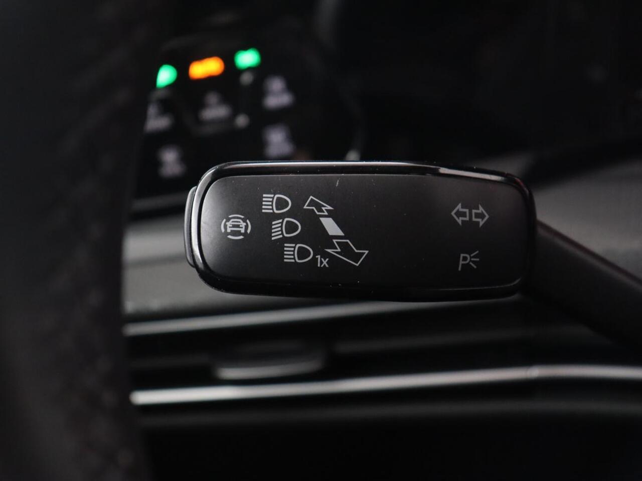 Volkswagen GOLF 1.4 eHybrid GTE | Panoramadak | Camera | Carplay | Navigatie | Adaptive cruise | Sportstoelen | Sfeerverlichting | PHEV | Plug In