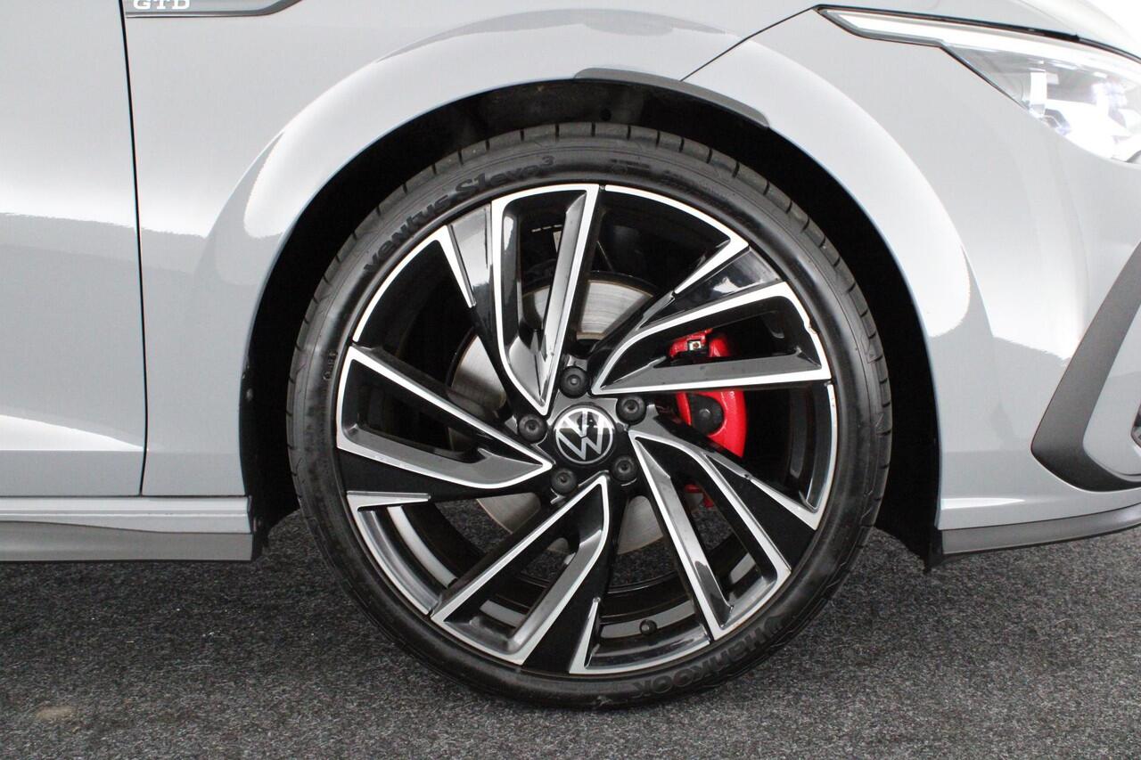 Volkswagen GOLF 2.0 TDI 200pk DSG GTD Panoramadak Camera Virtual Cockpit Navigatie