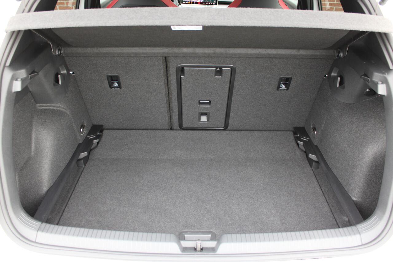 Volkswagen GOLF 2.0 TSI 300PK GTI CLUBSPORT |AKRAPOVIC|PANO-DAK|DCC-PRO|IQ-MATRIX|