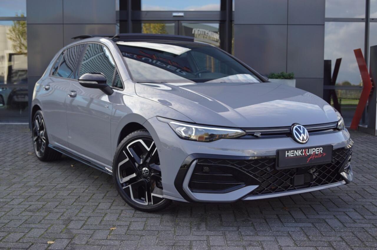 Volkswagen GOLF R-line 1.5 eTSI 150pk DSG facelift Black style/Panodak /Trekhaak wegklb./IQ Matrix LED /Head-up