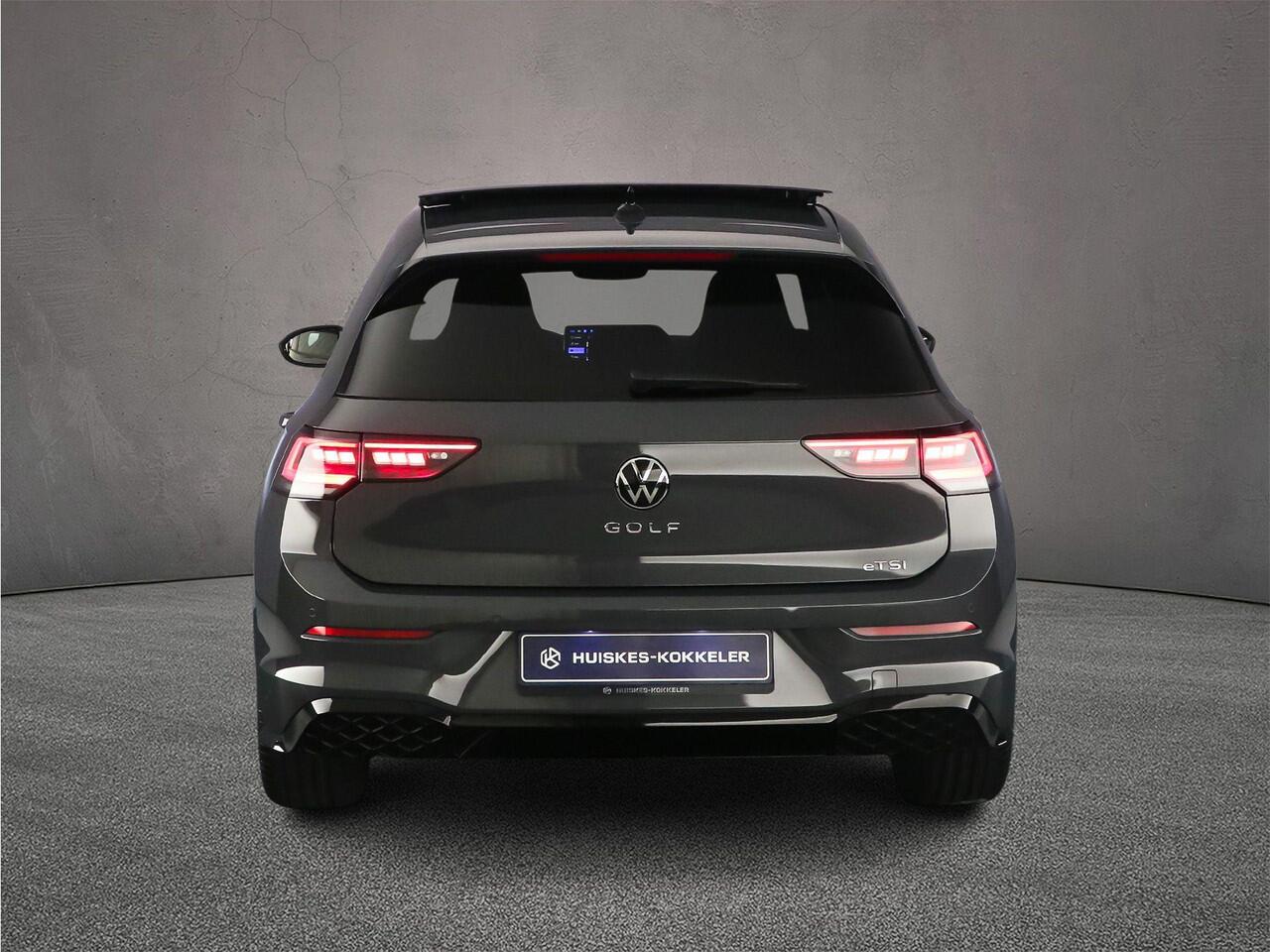 Volkswagen GOLF R-Line Edition 1.5 eTSI 150pk DSG Automaat Panoramadak, Harman Kardon audio, LED matrix koplampen, Adaptive cruise control, Achteruitrijcamera