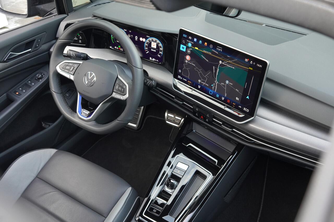 Volkswagen GOLF 1.5/272pk eHybrid GTE|2025|Panoramadak|Leer+Memory|Matrix LED|Trekhaak|19"Blackstyle|Cruise+ACC|PDC+Assist+Camera|LED-Mistlampen|VOL!