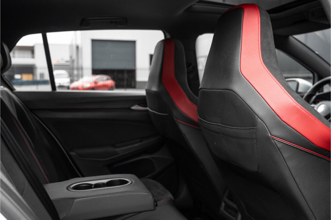 Volkswagen GOLF 8 2.0 TSI GTI Clubsport 300PK | Pano | Keyless | IQ Light | Nardo | Camera | Lane & Side Assis | ACC | DCC | Sound